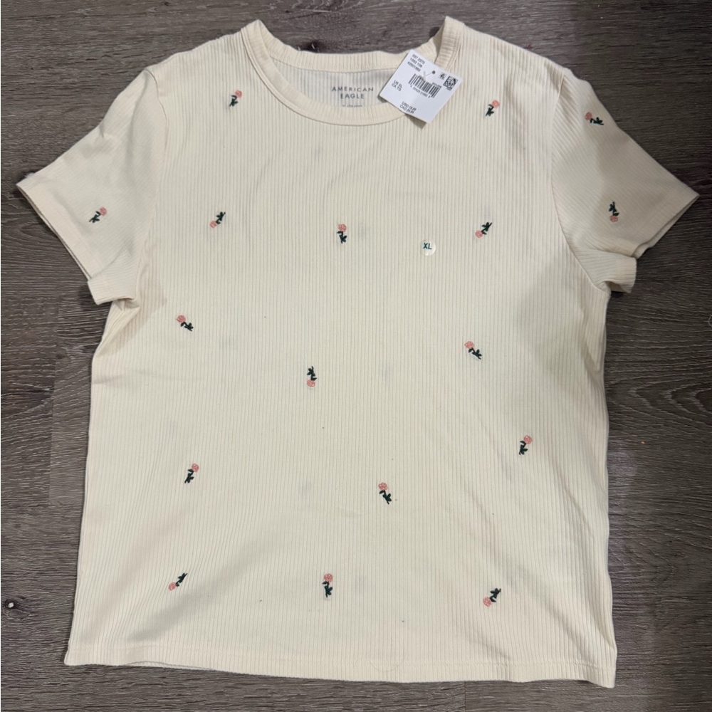 AEO baby tee with flowers